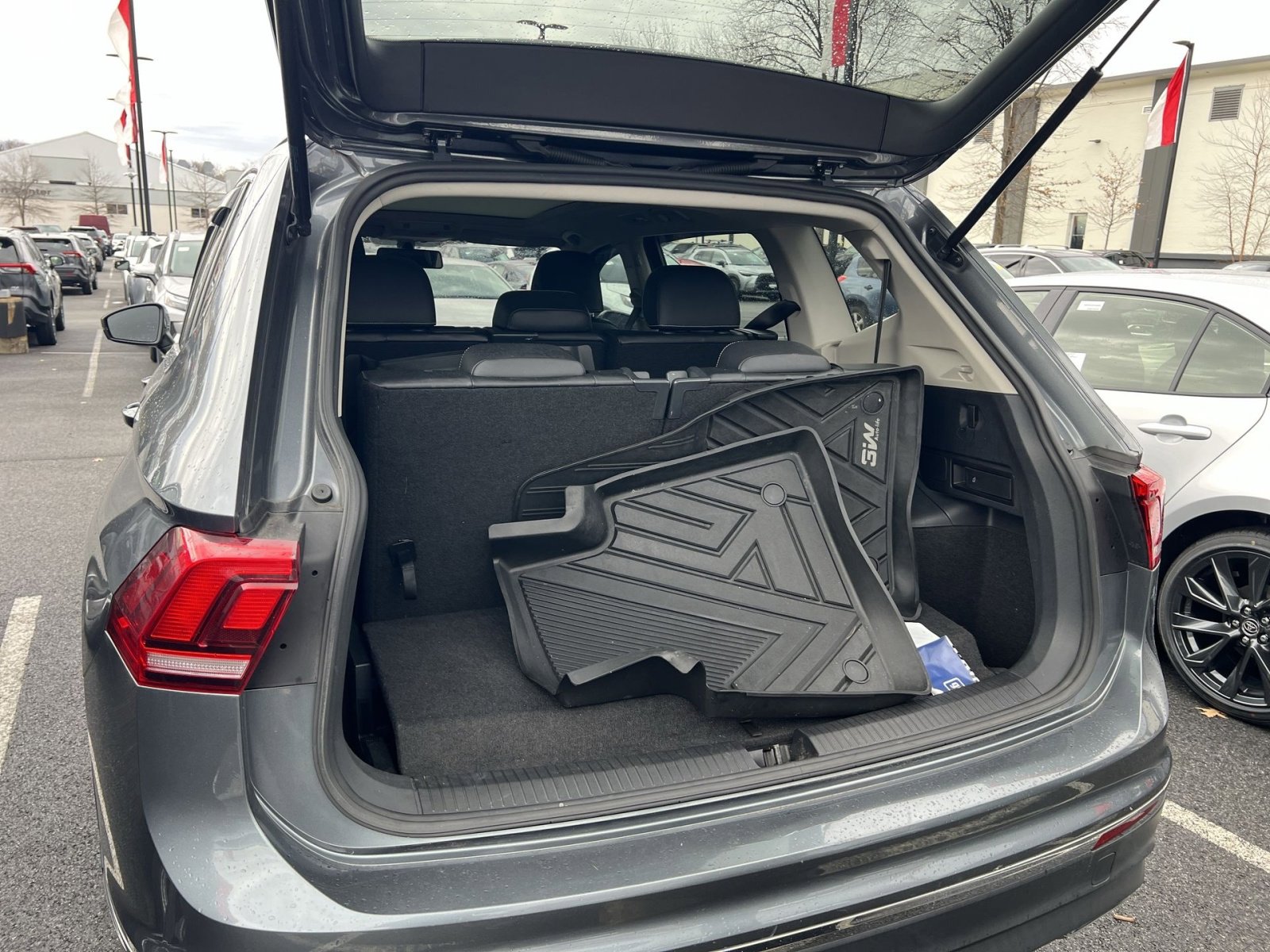 Used 2021 Volkswagen Tiguan SEL image 21