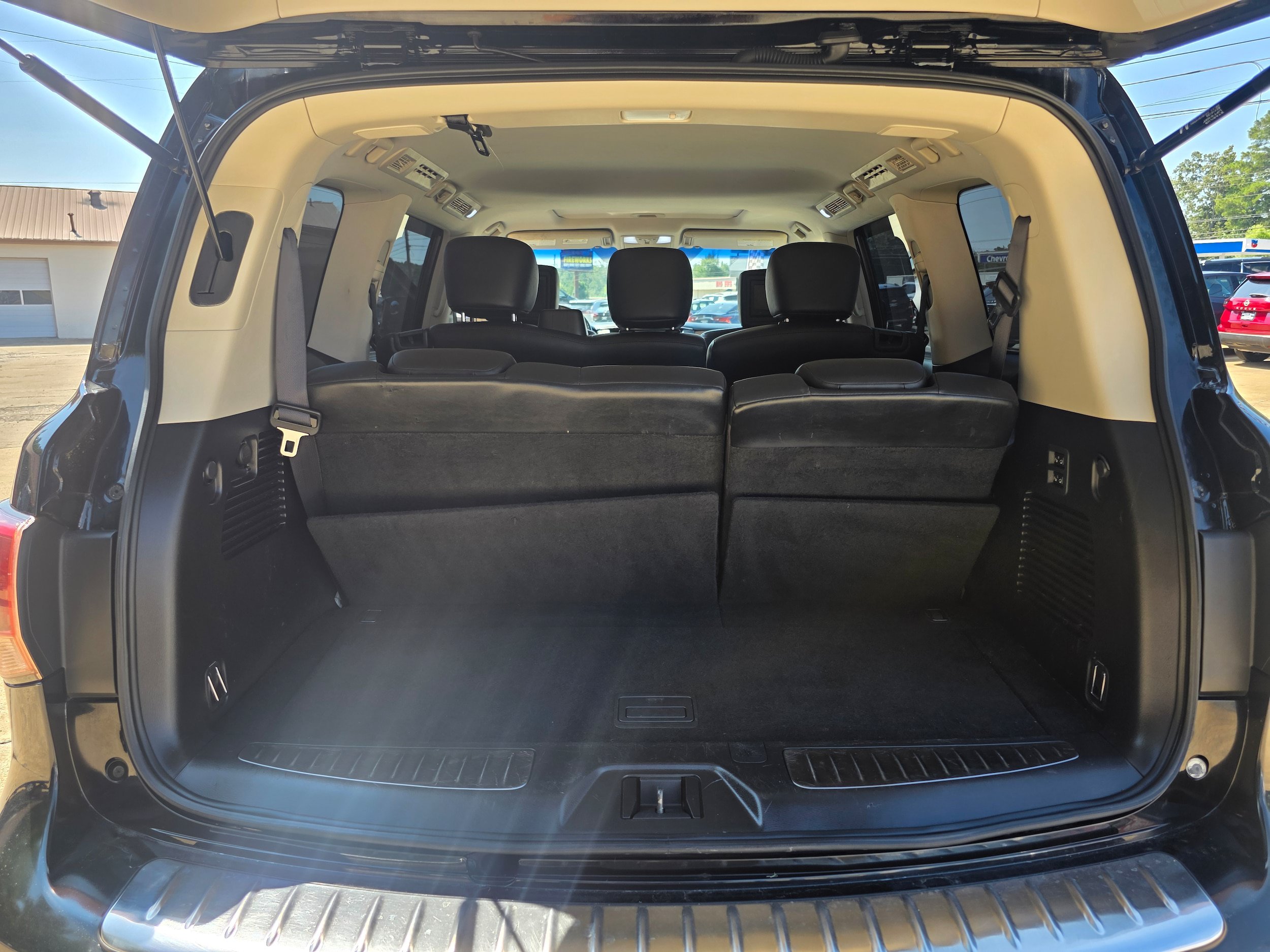 Used 2012 INFINITI QX56 2WD w/ Theater Pkg image 20