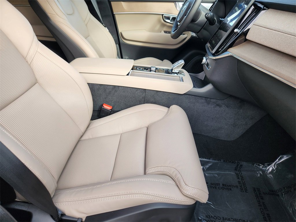 New 2026 Volvo XC90 T8 Ultra w/ Lounge Package image 19