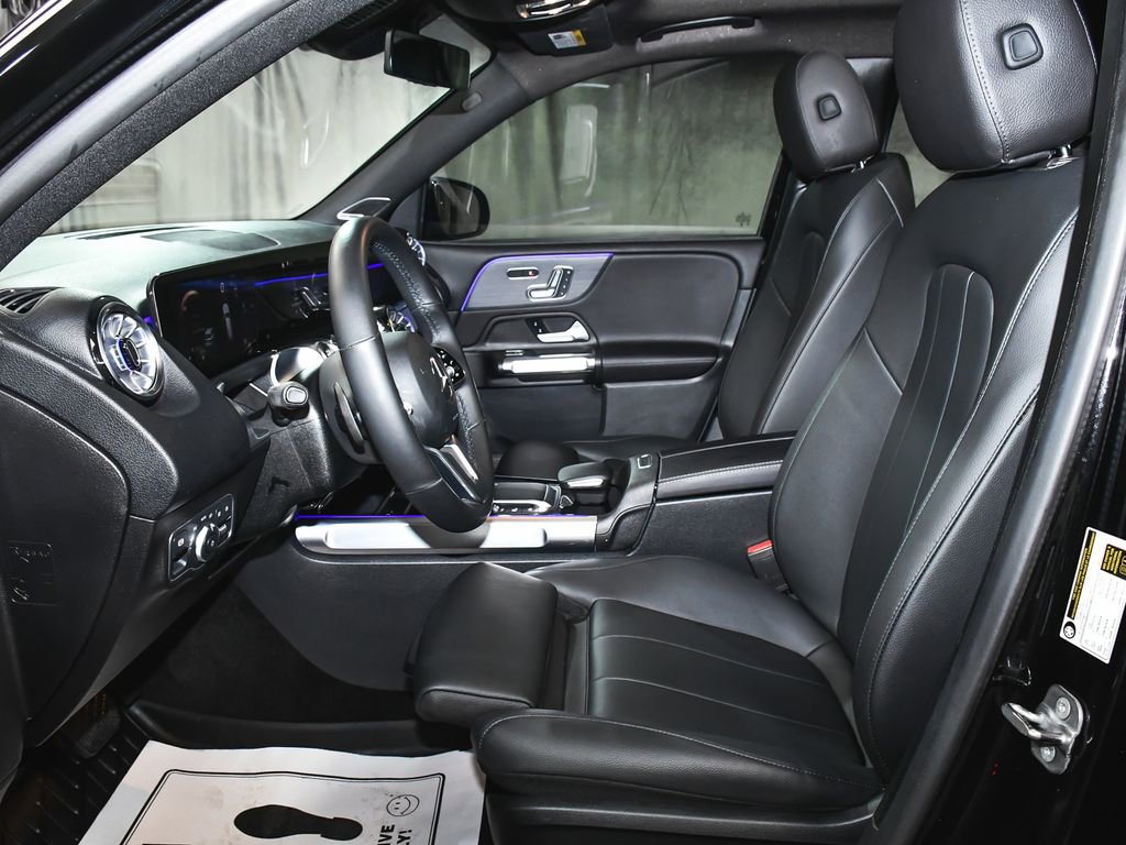 Used 2023 Mercedes-Benz GLB 250 4MATIC w/ Premium Package image 54