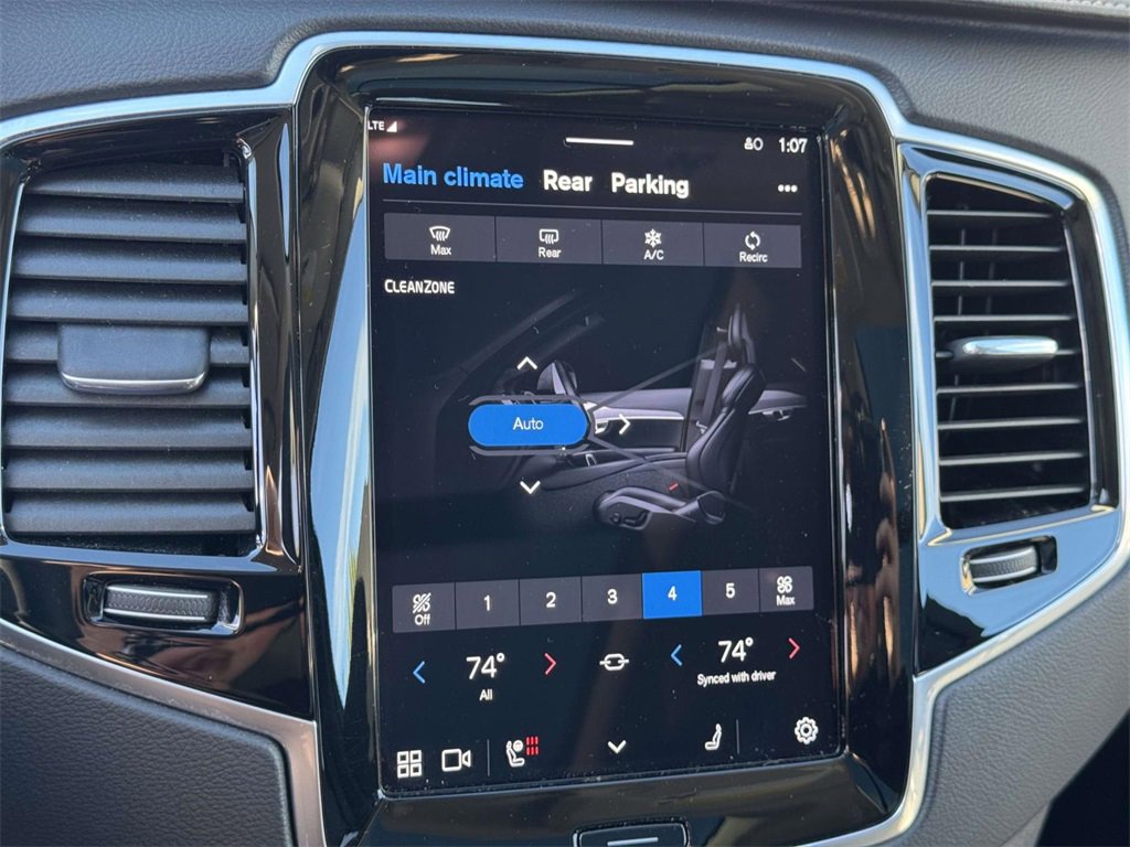 Certified 2024 Volvo XC90 B6 Ultimate w/ Protection Package Premier image 27