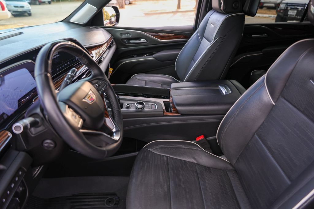 Used 2024 Cadillac Escalade ESV Premium Luxury w/ Performance Package AWD/4WD image 9