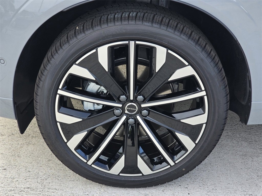 New 2026 Volvo XC60 B5 Ultra w/ Protection Package Premier image 4