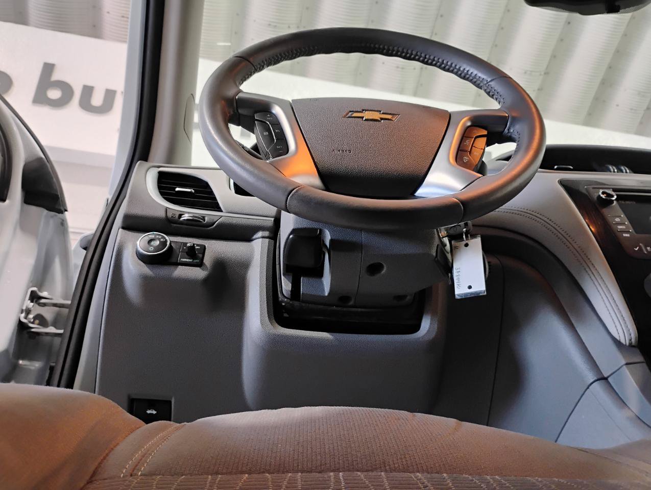 Used 2017 Chevrolet Traverse LT FWD image 38
