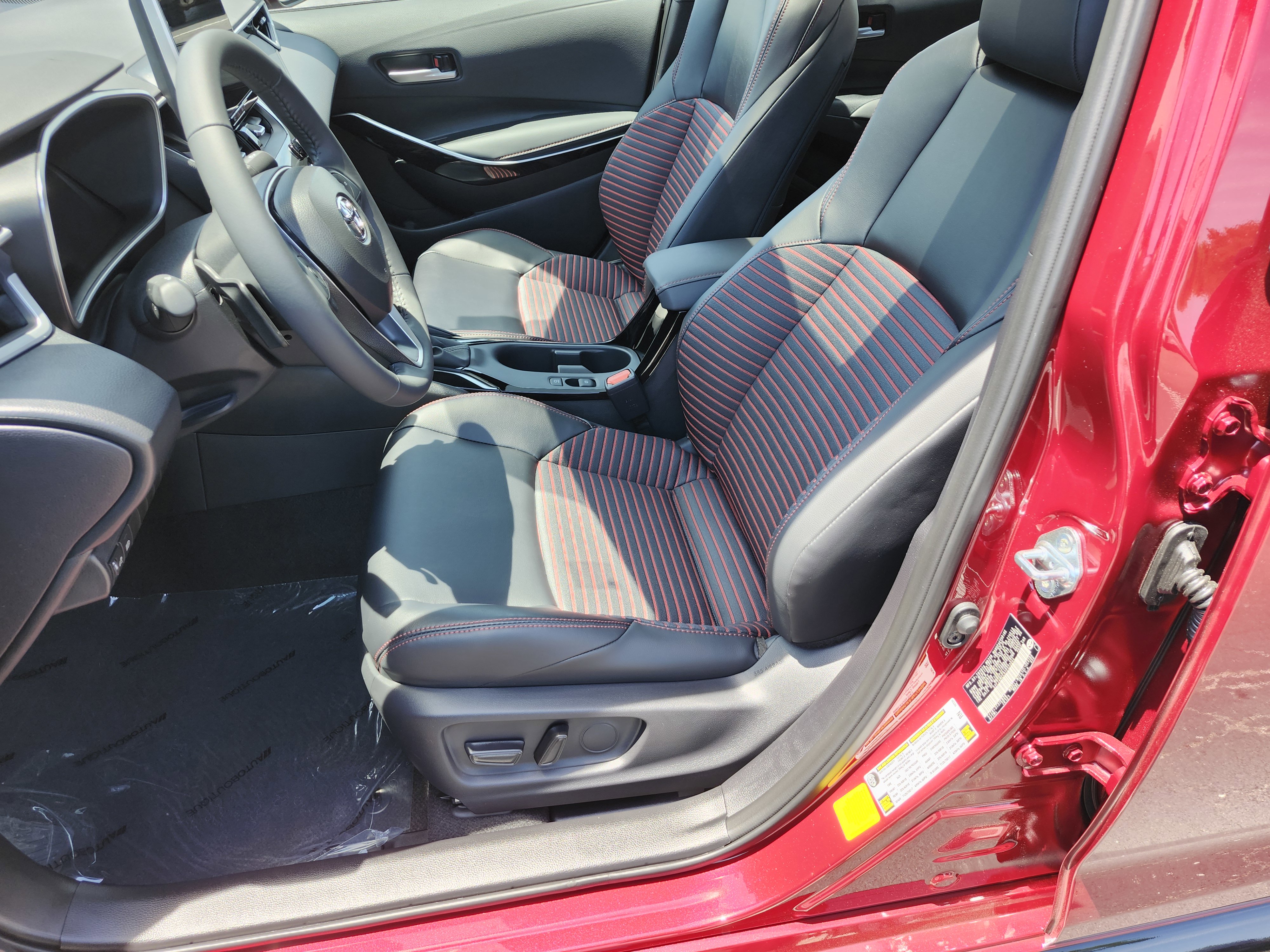 Used 2026 Toyota Corolla XSE FWD image 28