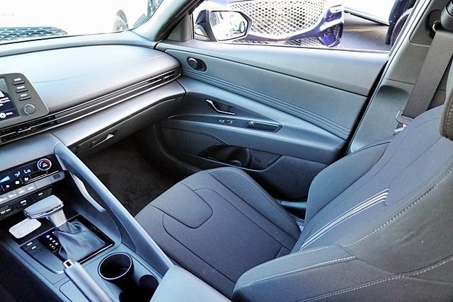 New 2026 Hyundai Elantra Sport FWD image 23