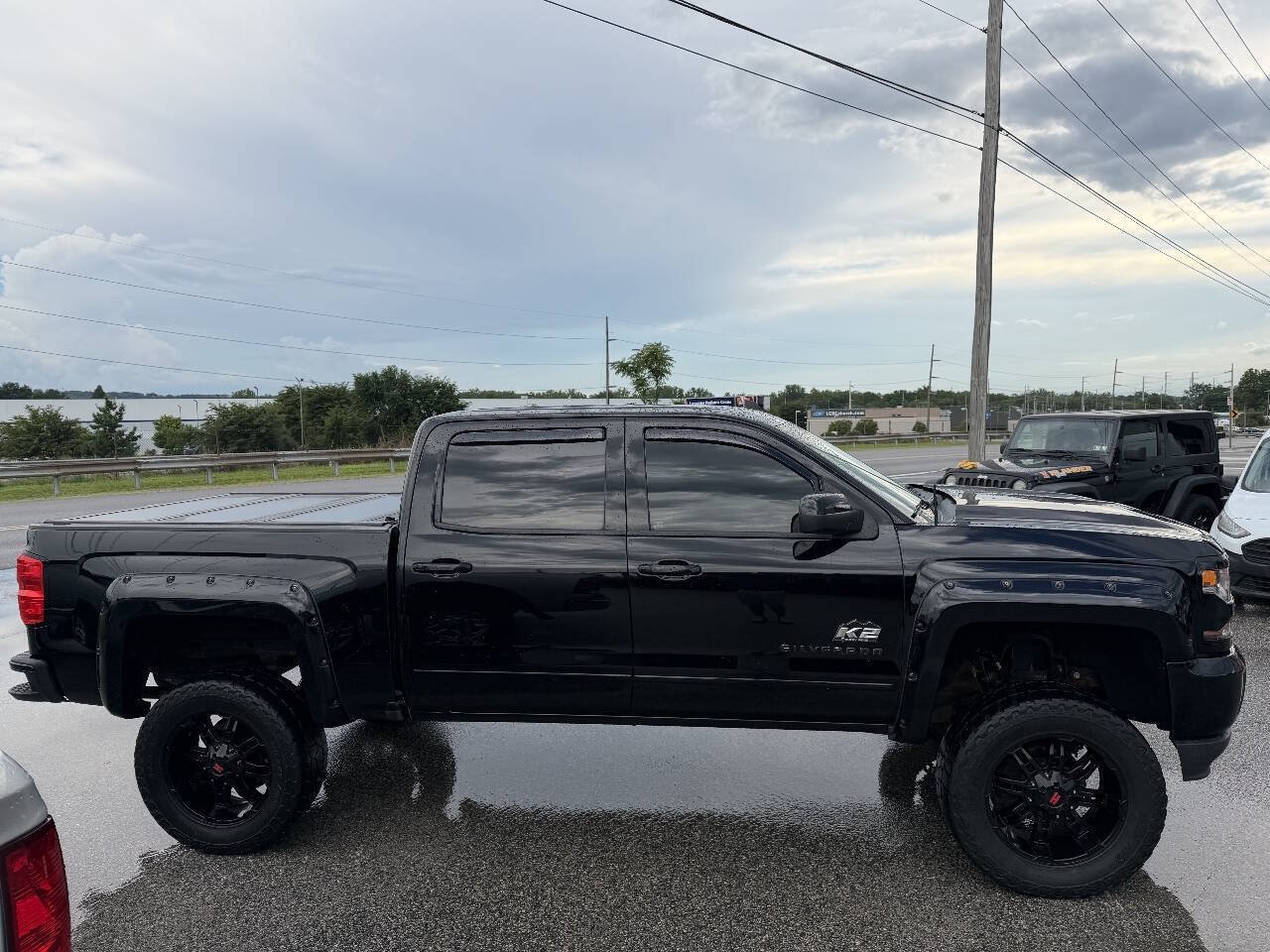 Used 2017 Chevrolet Silverado 1500 LT w/ All Star Edition AWD/4WD image 12