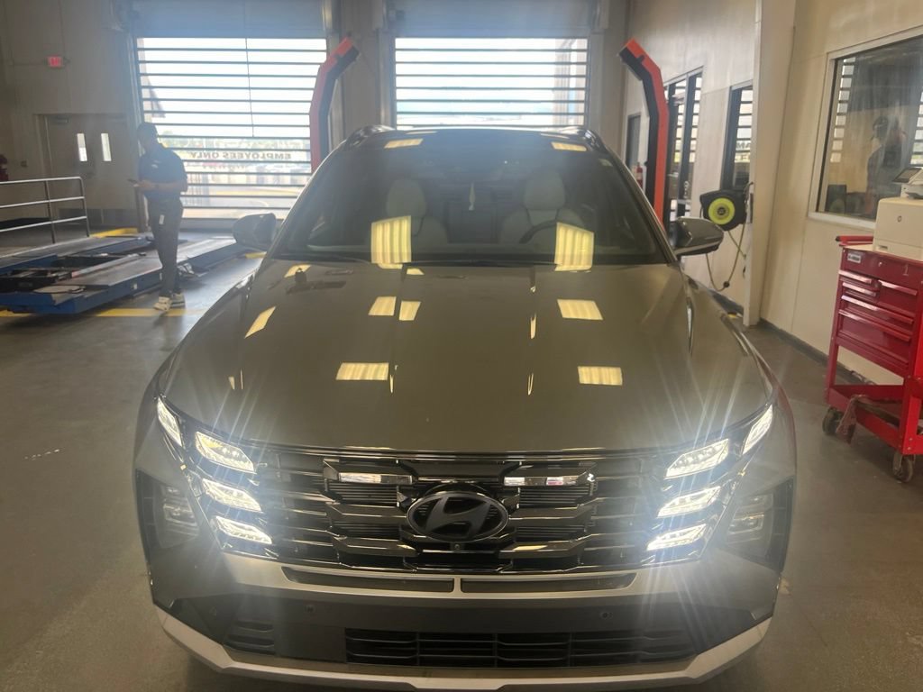 Used 2025 Hyundai Tucson Limited FWD image 7