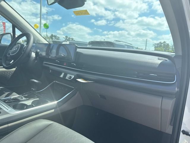 New 2026 Kia Carnival EX image 14