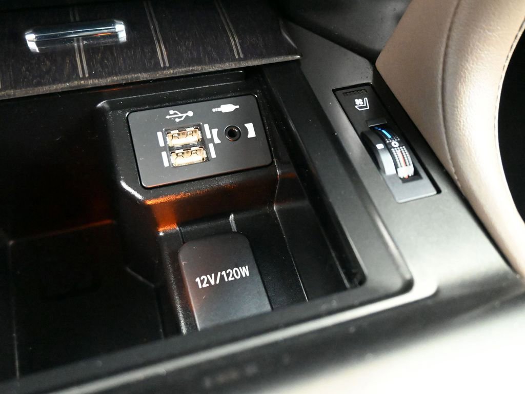 Used 2023 Lexus GX 460 Premium w/ Premium Package image 15