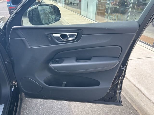 Certified 2025 Volvo XC60 B5 Plus image 14