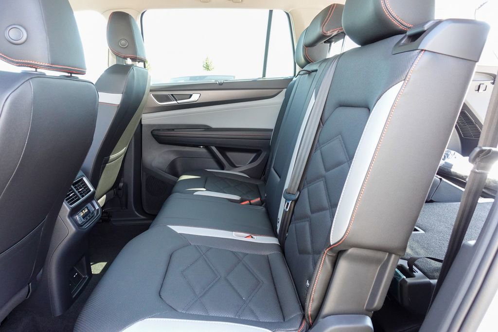 New 2026 Volkswagen Atlas Peak Edition image 25