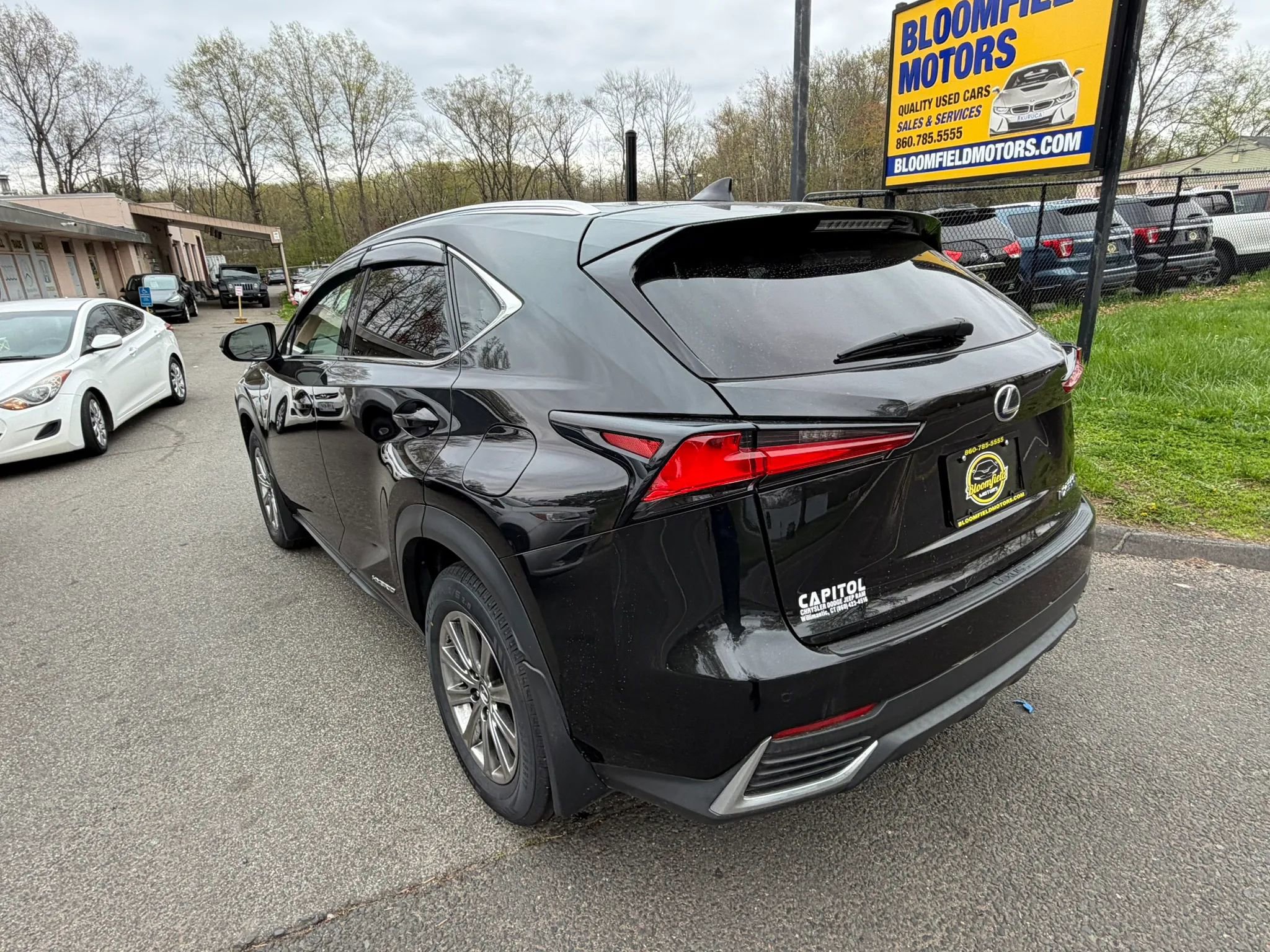Used 2019 Lexus NX 300h AWD w/ Comfort Package image 7