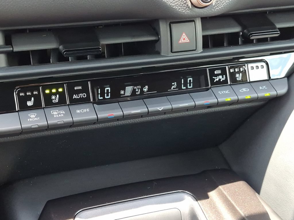 Used 2026 Toyota Crown AWD/4WD image 20