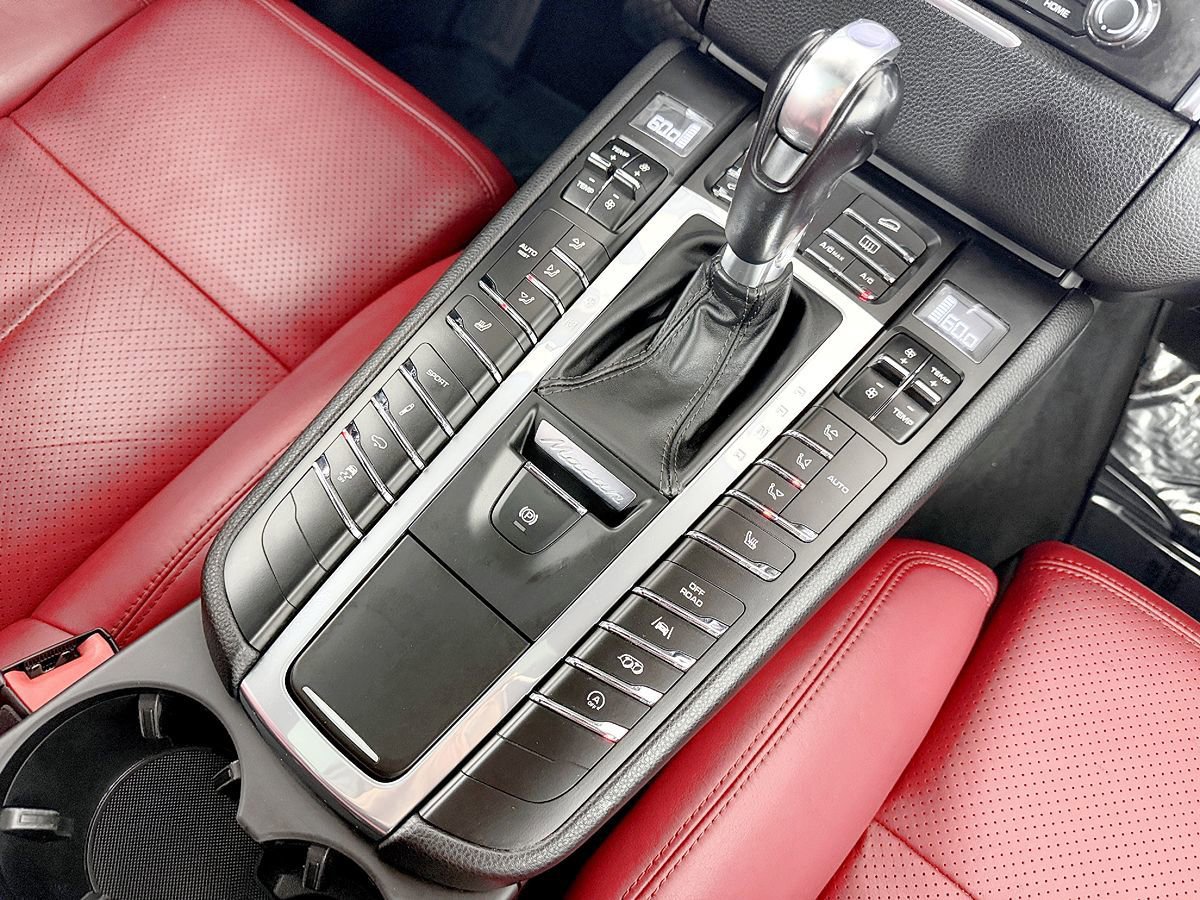 Used 2017 Porsche Macan GTS AWD/4WD image 65