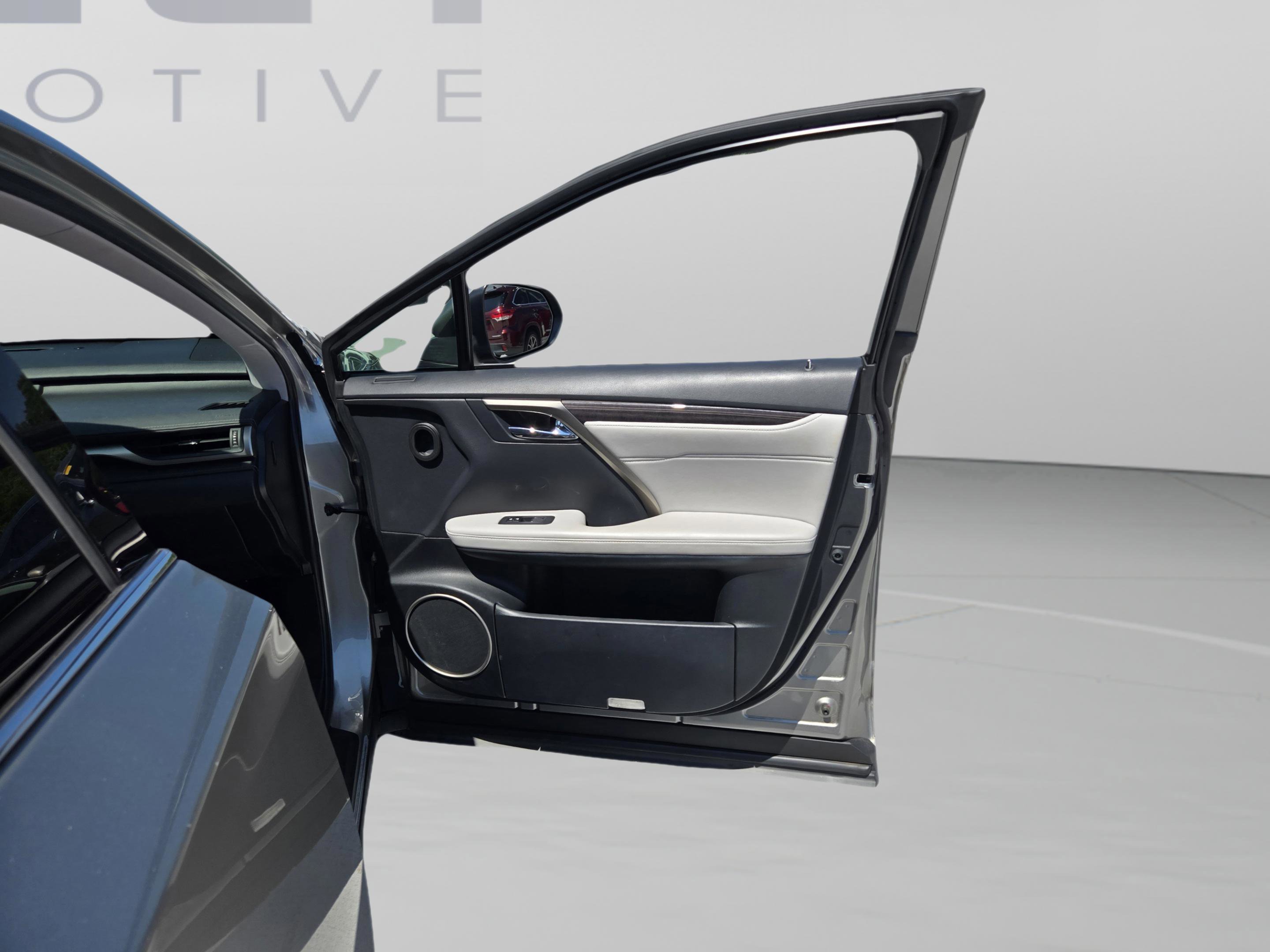 Certified 2021 Lexus RX 350L Luxury w/ Accessory Package FWD image 15