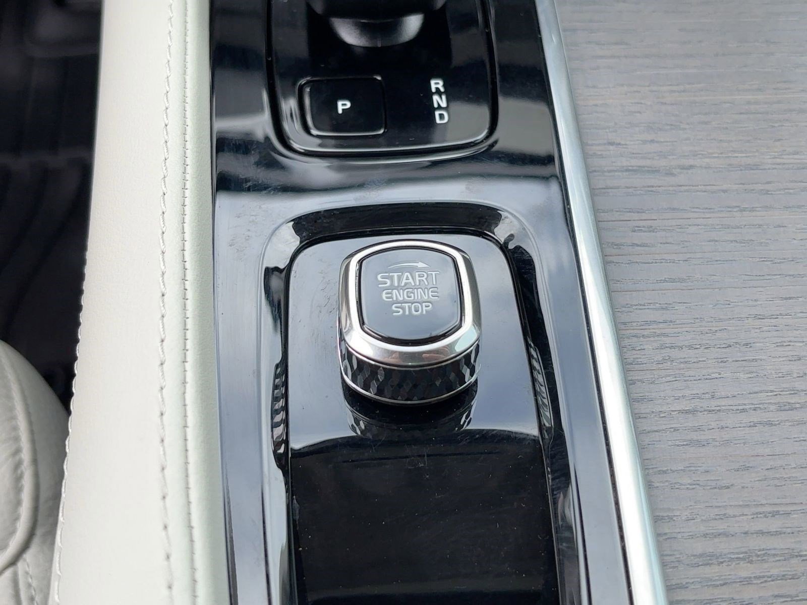 Used 2024 Volvo XC90 B6 Plus w/ Protection Package Premier image 27