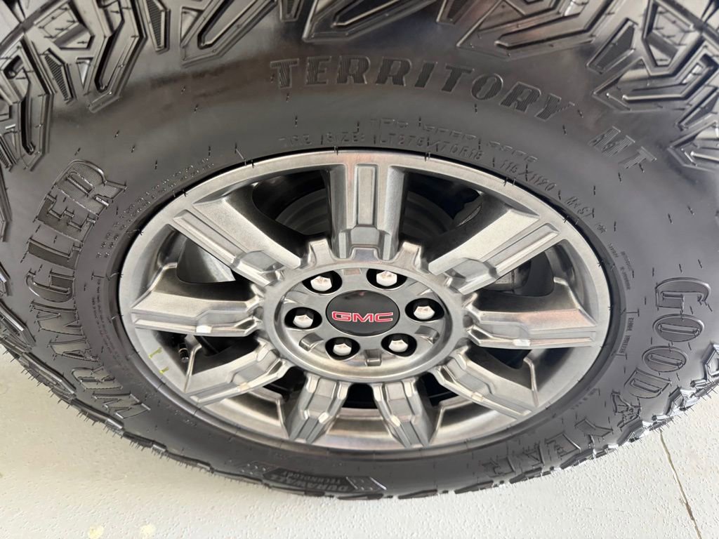 Used 2026 GMC Sierra 1500 AT4X image 15