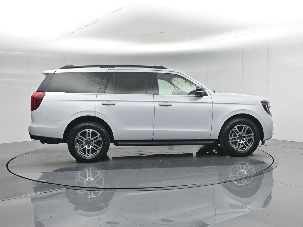 Used 2025 Ford Expedition Active AWD/4WD image 33