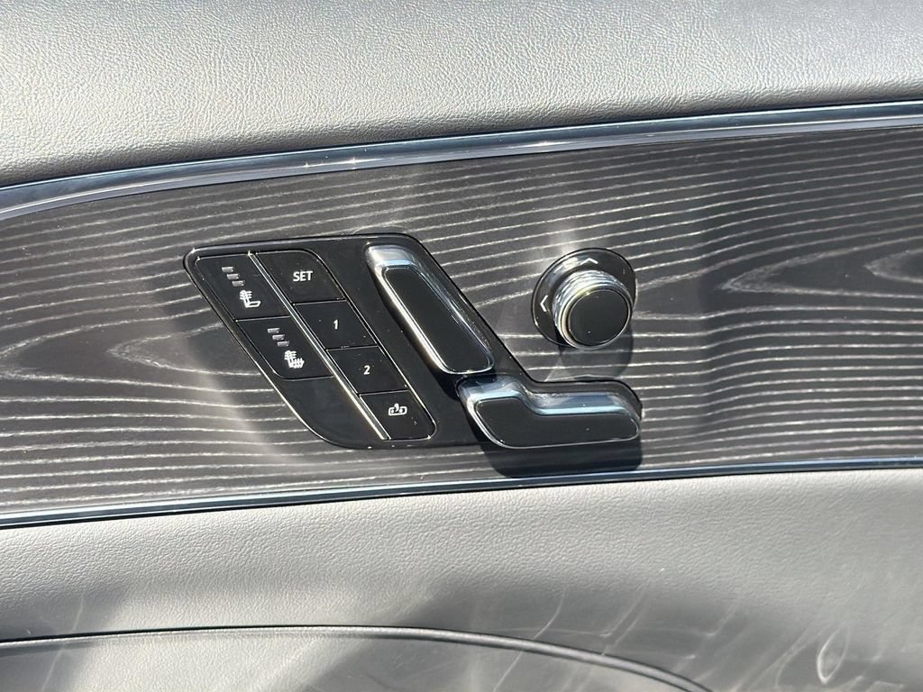 Certified 2024 Cadillac Lyriq Sport RWD image 22