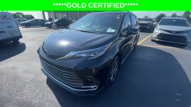 Certified 2025 Toyota Sienna Platinum AWD/4WD image 6