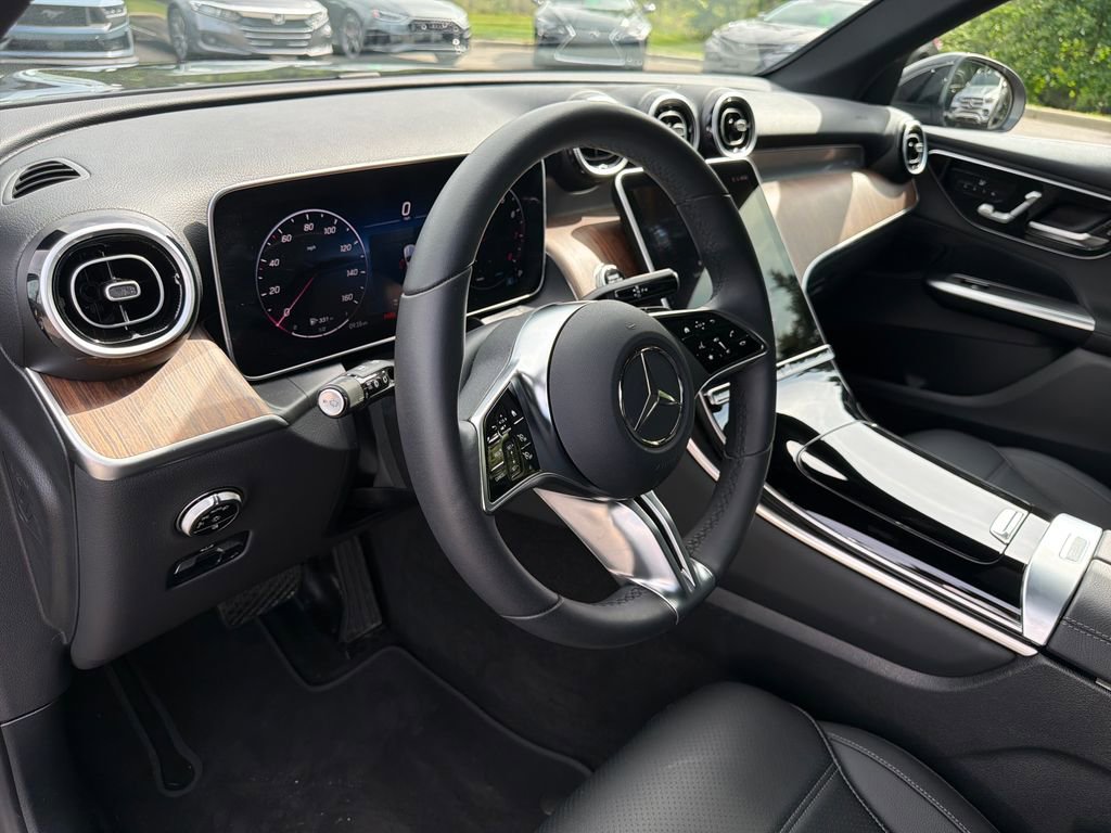 Used 2026 Mercedes-Benz GLC 300 4MATIC image 17