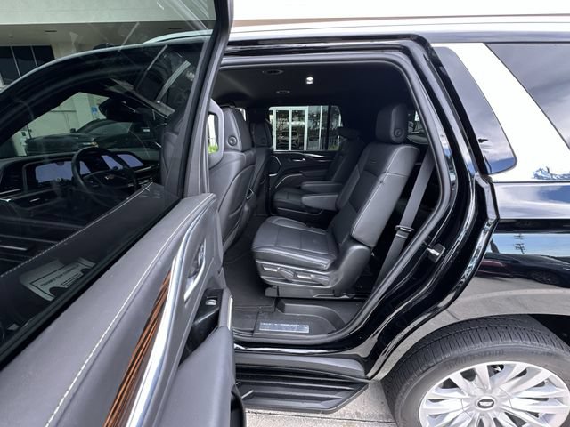 Certified 2024 Cadillac Escalade Luxury RWD image 26