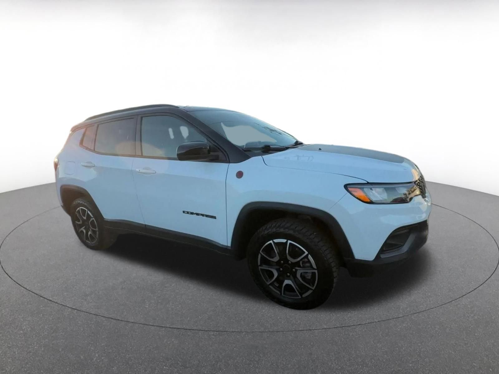 Used 2025 Jeep Compass Trailhawk video 2