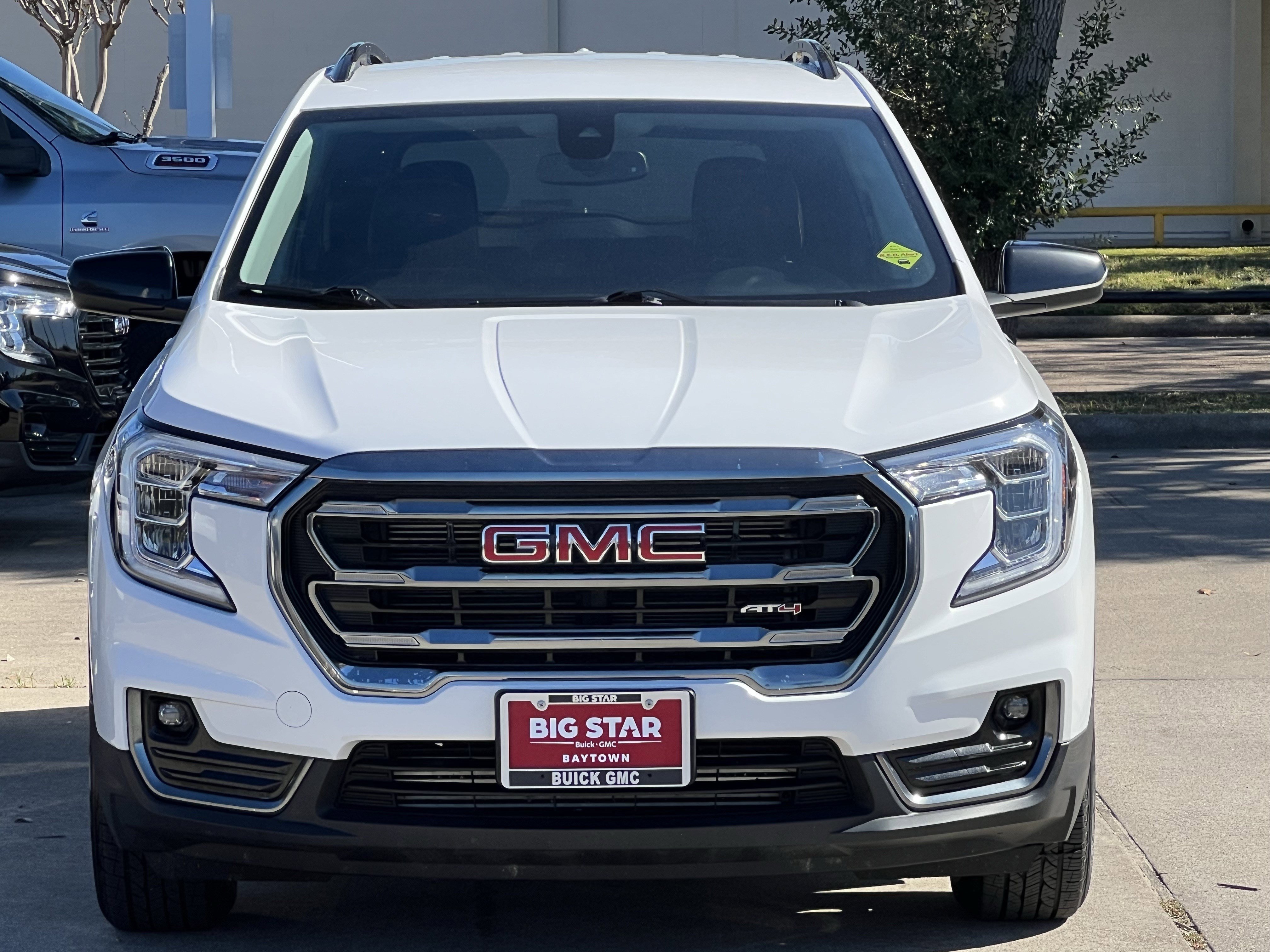 Used 2024 GMC Terrain AT4 image 6