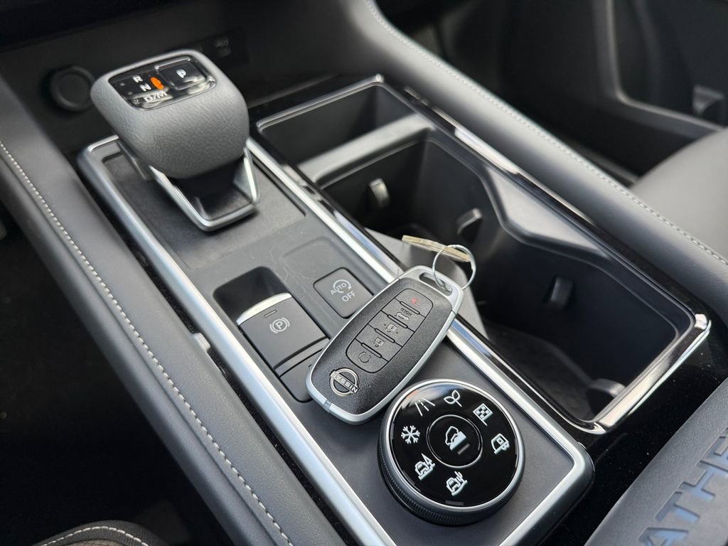 New 2026 Nissan Pathfinder SL image 31