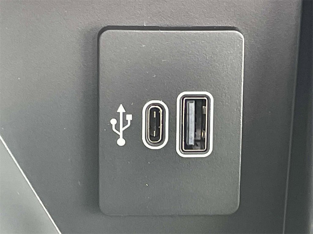 New 2025 Ford F150 Lariat w/ Equipment Group 502A High image 26