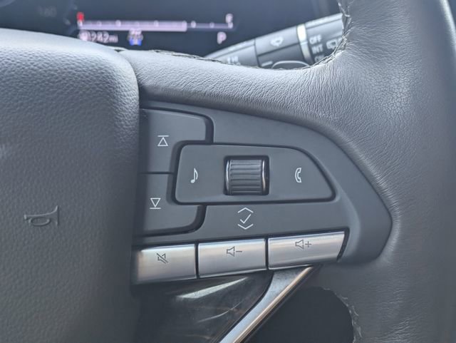 Used 2023 Cadillac Escalade Premium Luxury w/ Performance Package image 28