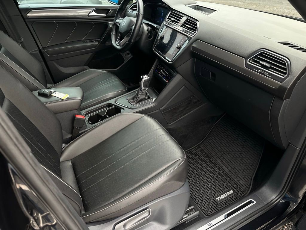 Used 2022 Volkswagen Tiguan SE R-Line FWD image 17