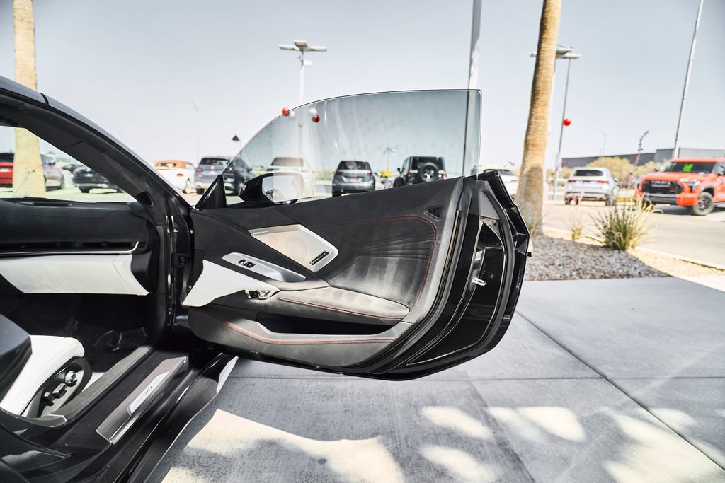 Used 2023 Chevrolet Corvette Z06 RWD image 13