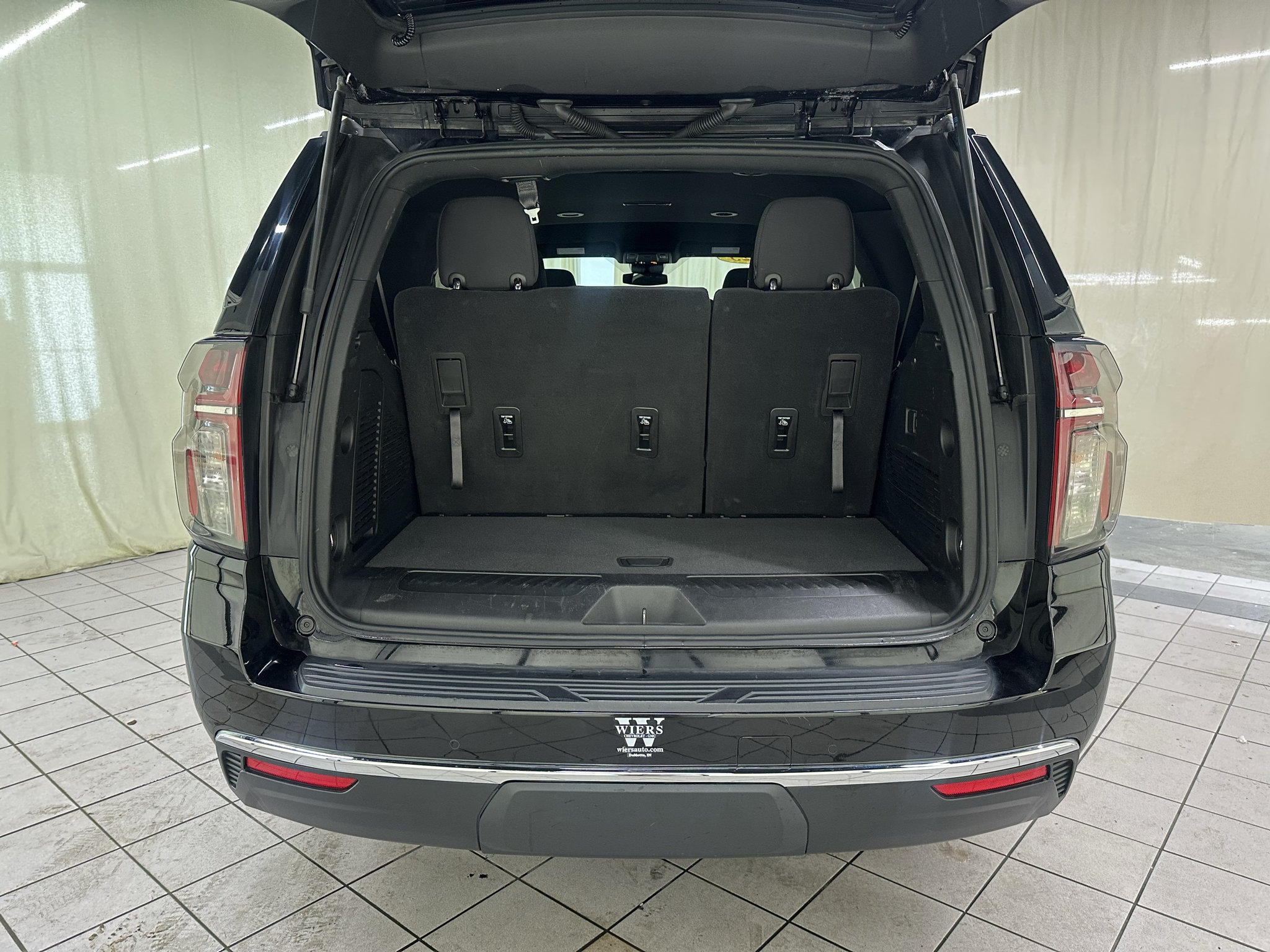 Used 2023 Chevrolet Tahoe LS AWD/4WD image 8