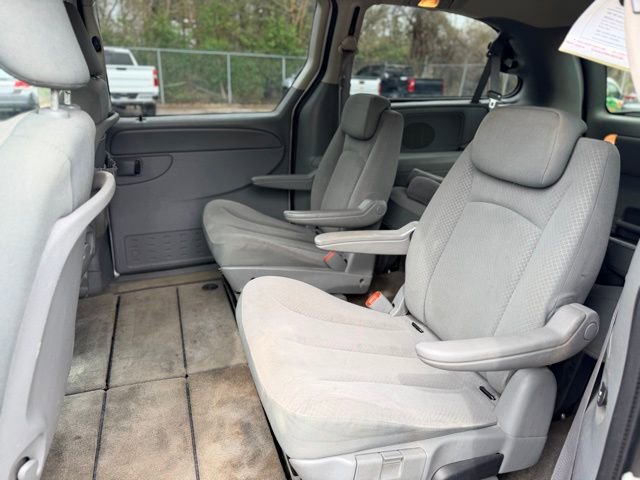 Used 2007 Chrysler Town & Country Touring image 22