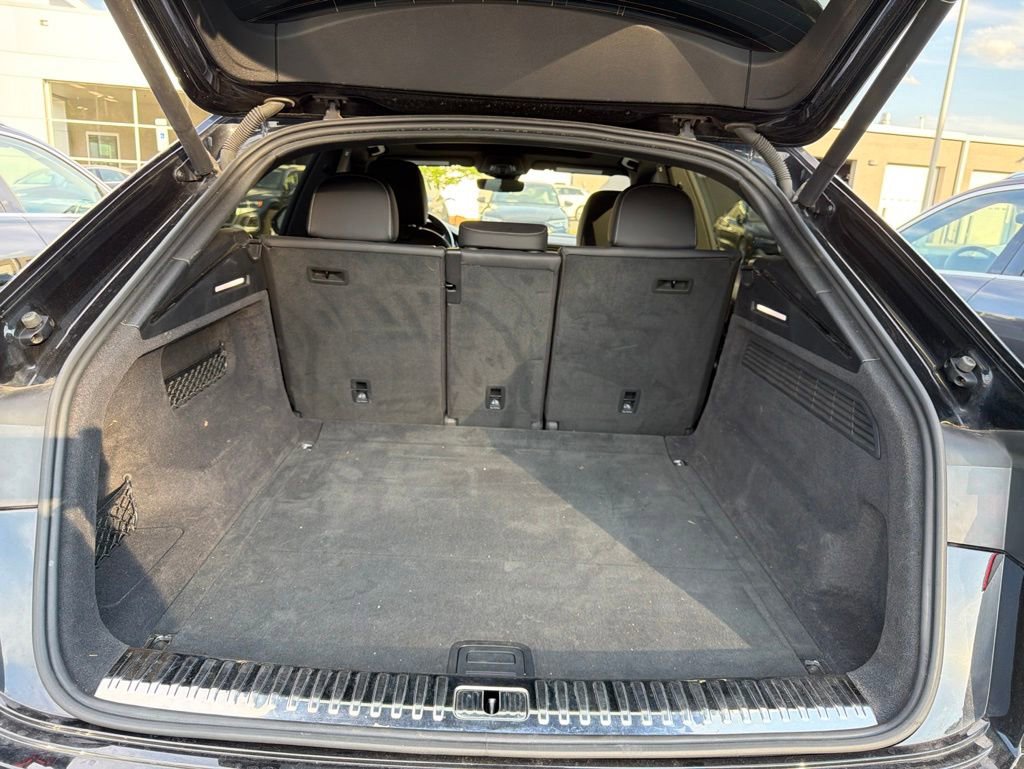 Used 2021 Audi Q8 AWD/4WD image 17