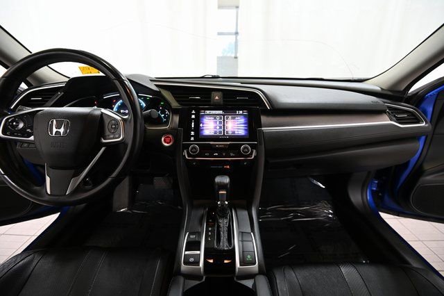 Used 2018 Honda Civic Touring image 2