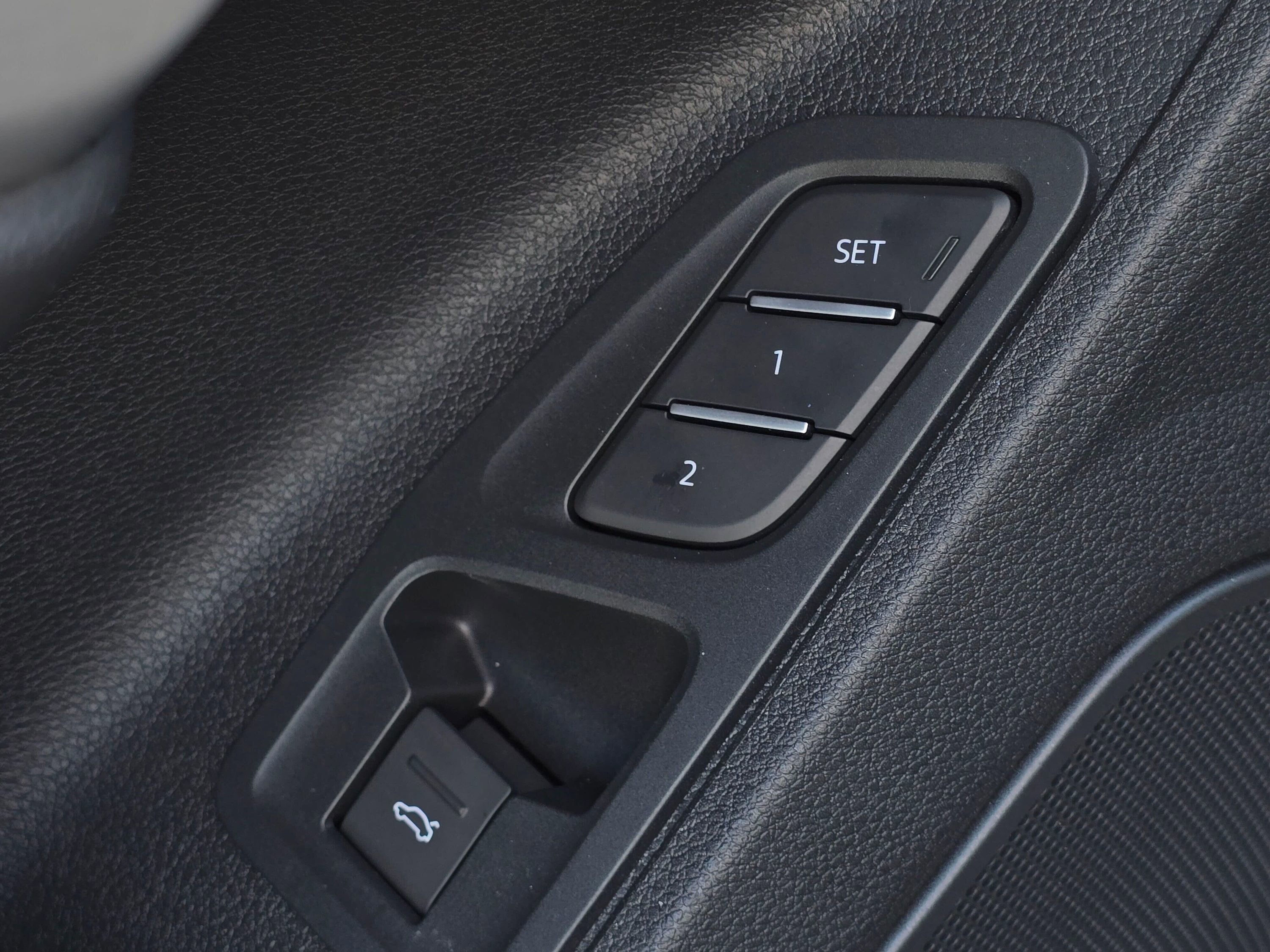 Certified 2025 Audi Q3 2.0T Premium Plus w/ Premium Plus Package image 38