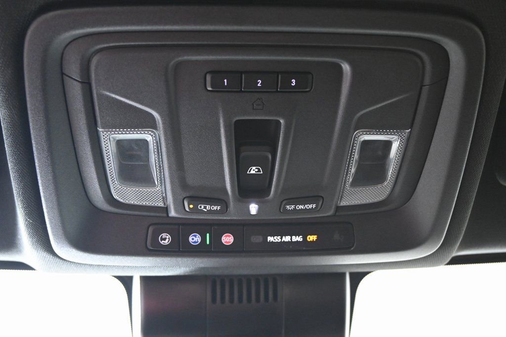 Used 2024 Chevrolet Silverado 2500 ZR2 w/ Technology Package image 34