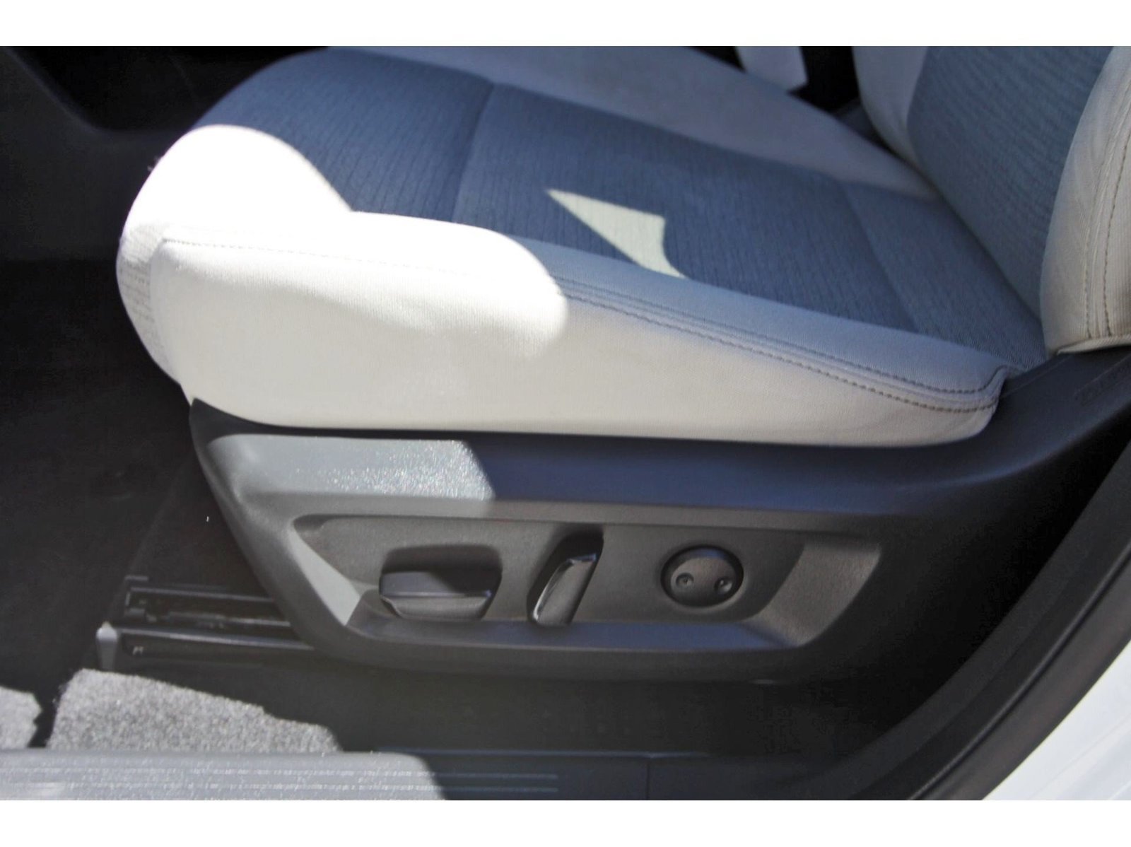 Certified 2023 Nissan Rogue SV FWD image 29