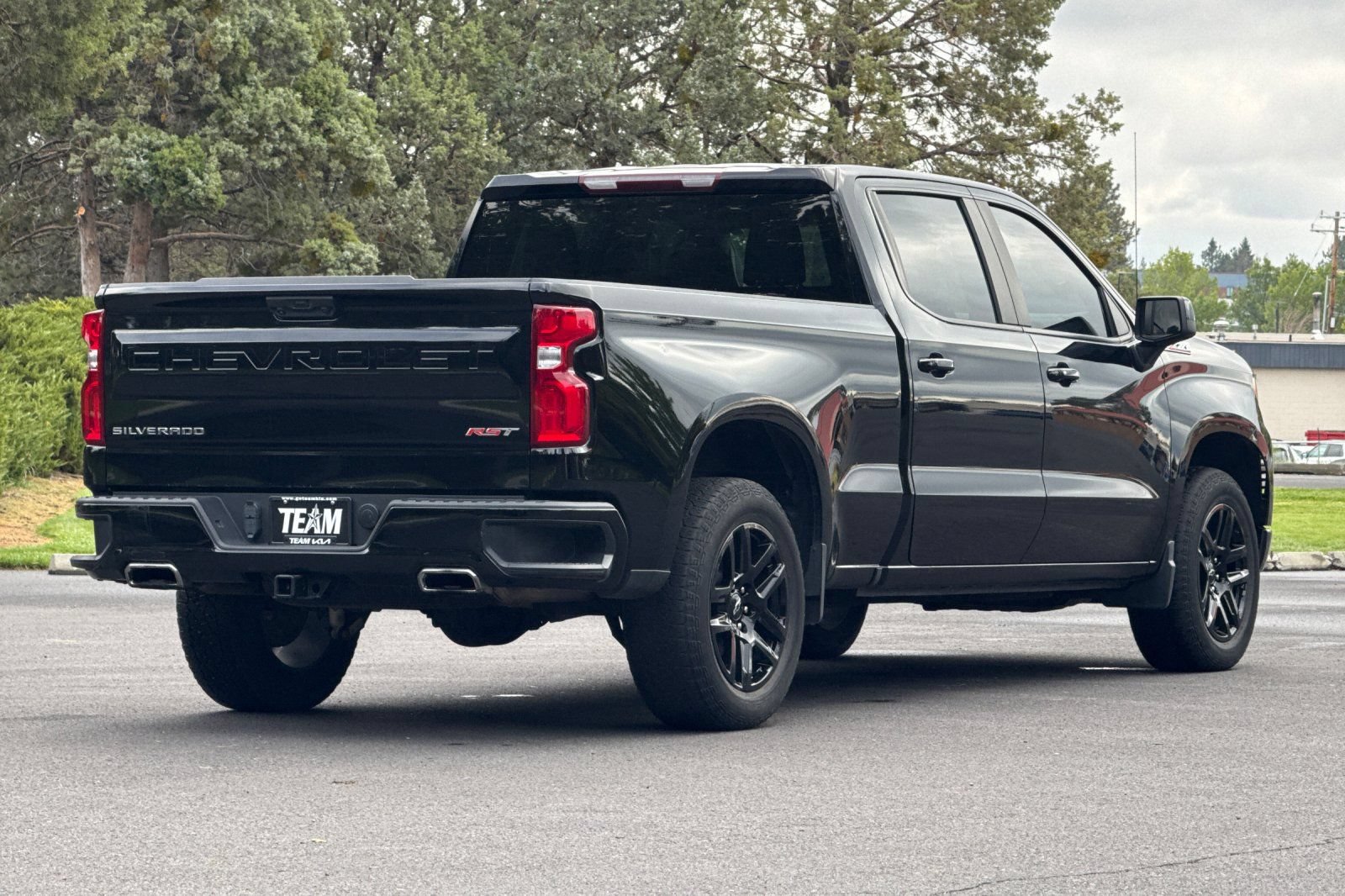 Used 2022 Chevrolet Silverado 1500 RST w/ Z71 Off-Road Package AWD/4WD image 4