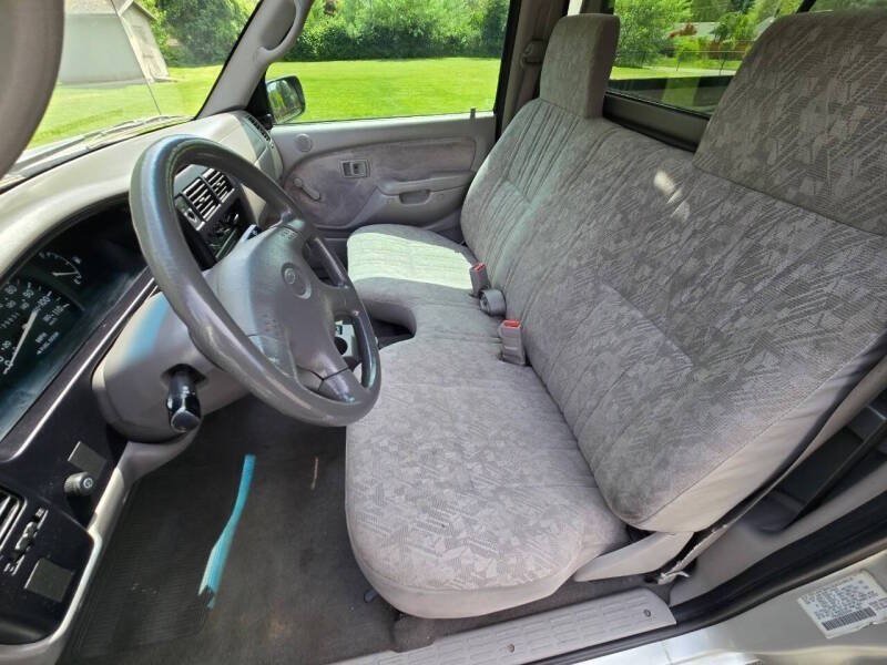 Used 2002 Toyota Tacoma 2WD Regular Cab w/ Enhancement Pkg image 15