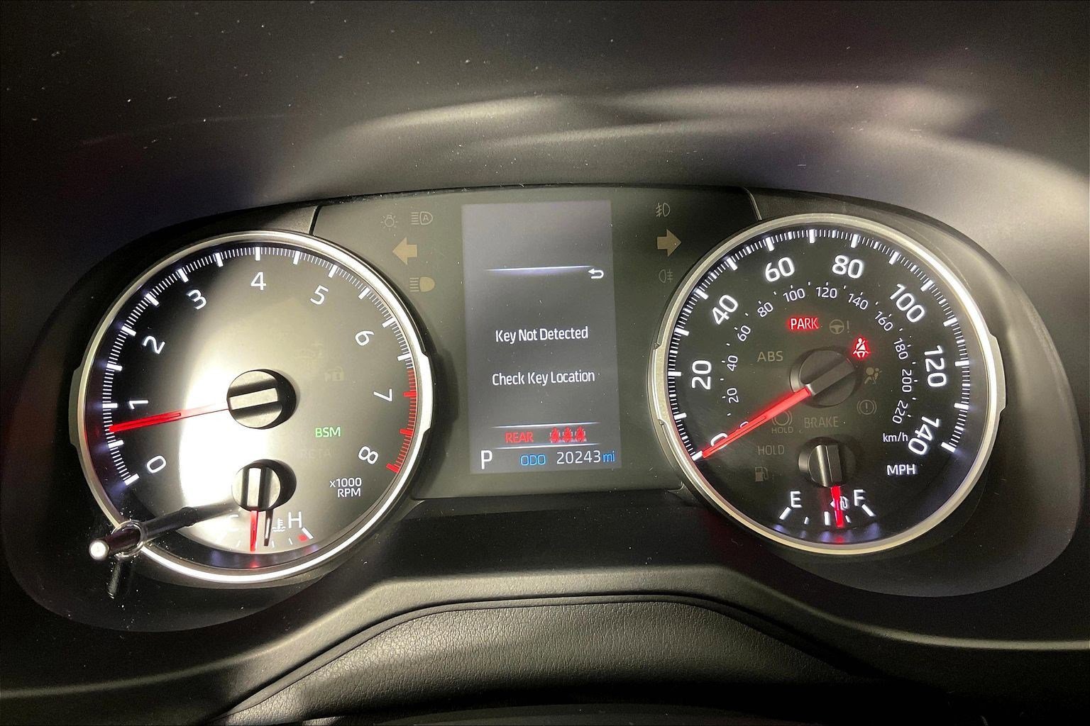 Used 2020 Toyota RAV4 XLE w/ Convenience Package FWD image 13
