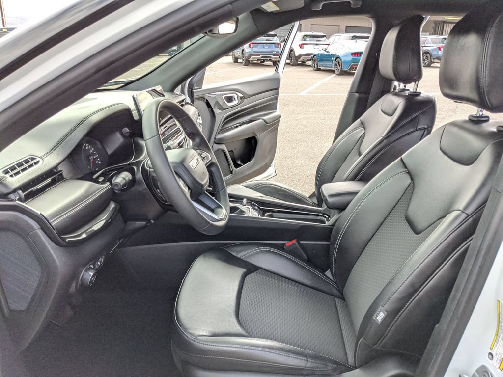 Used 2023 Jeep Compass Latitude AWD/4WD image 15