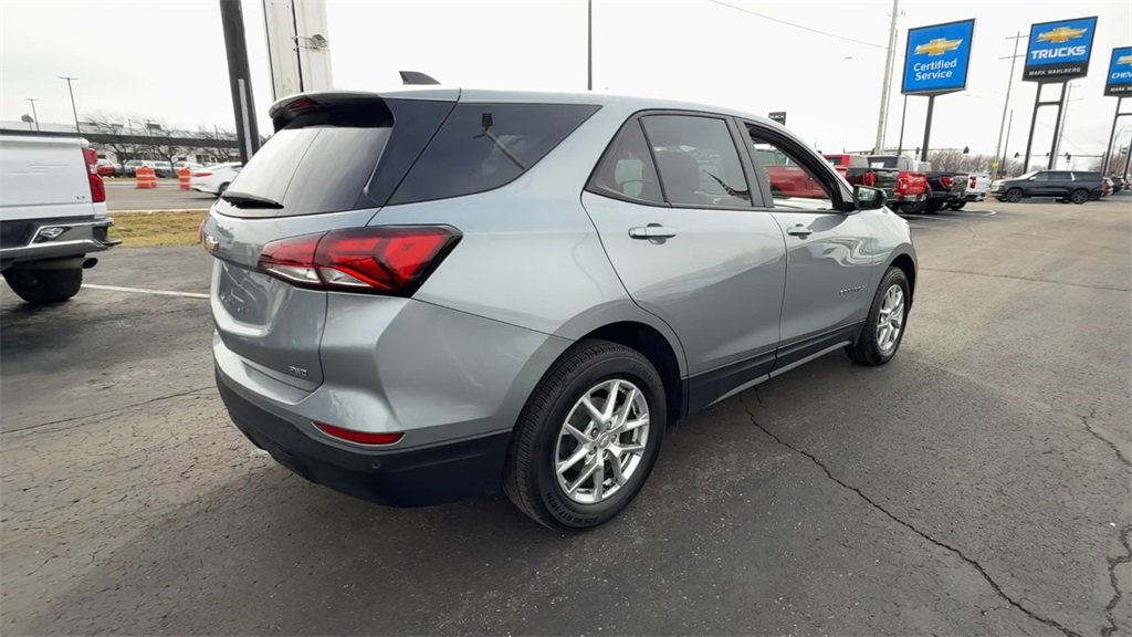 Used 2023 Chevrolet Equinox LS image 8