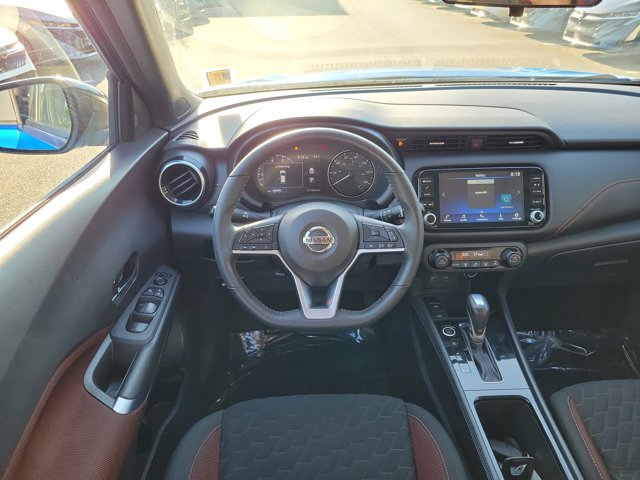 Used 2021 Nissan Kicks SR FWD image 11