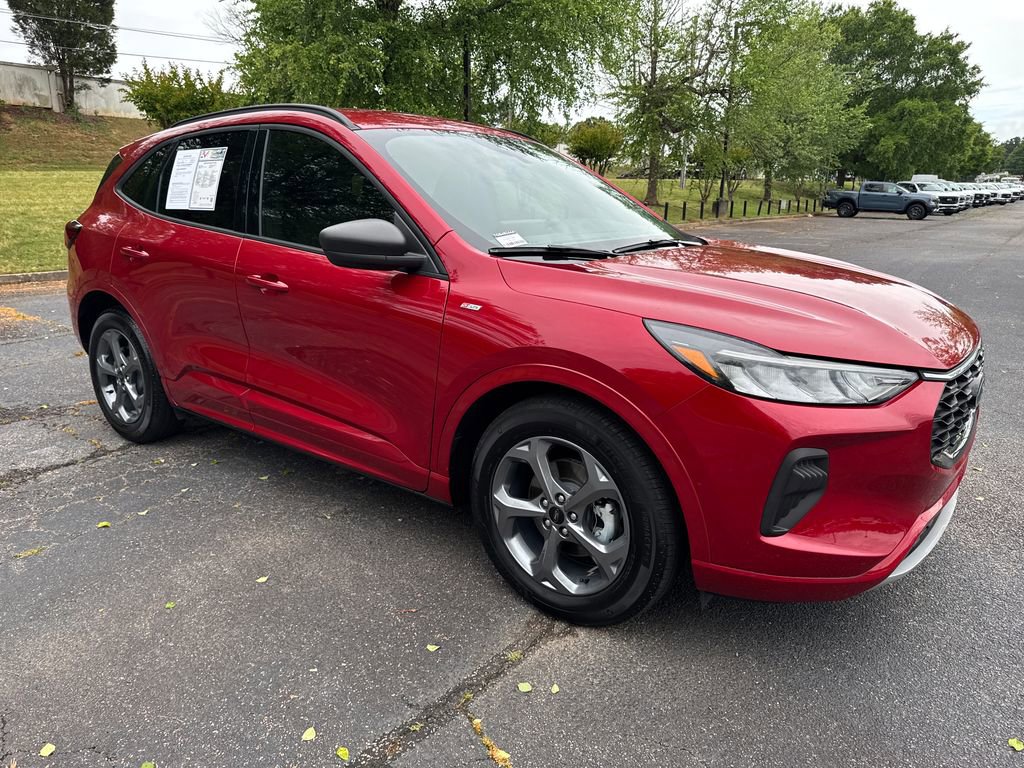Used 2023 Ford Escape ST-Line w/ Tech Pack #1 FWD image 1