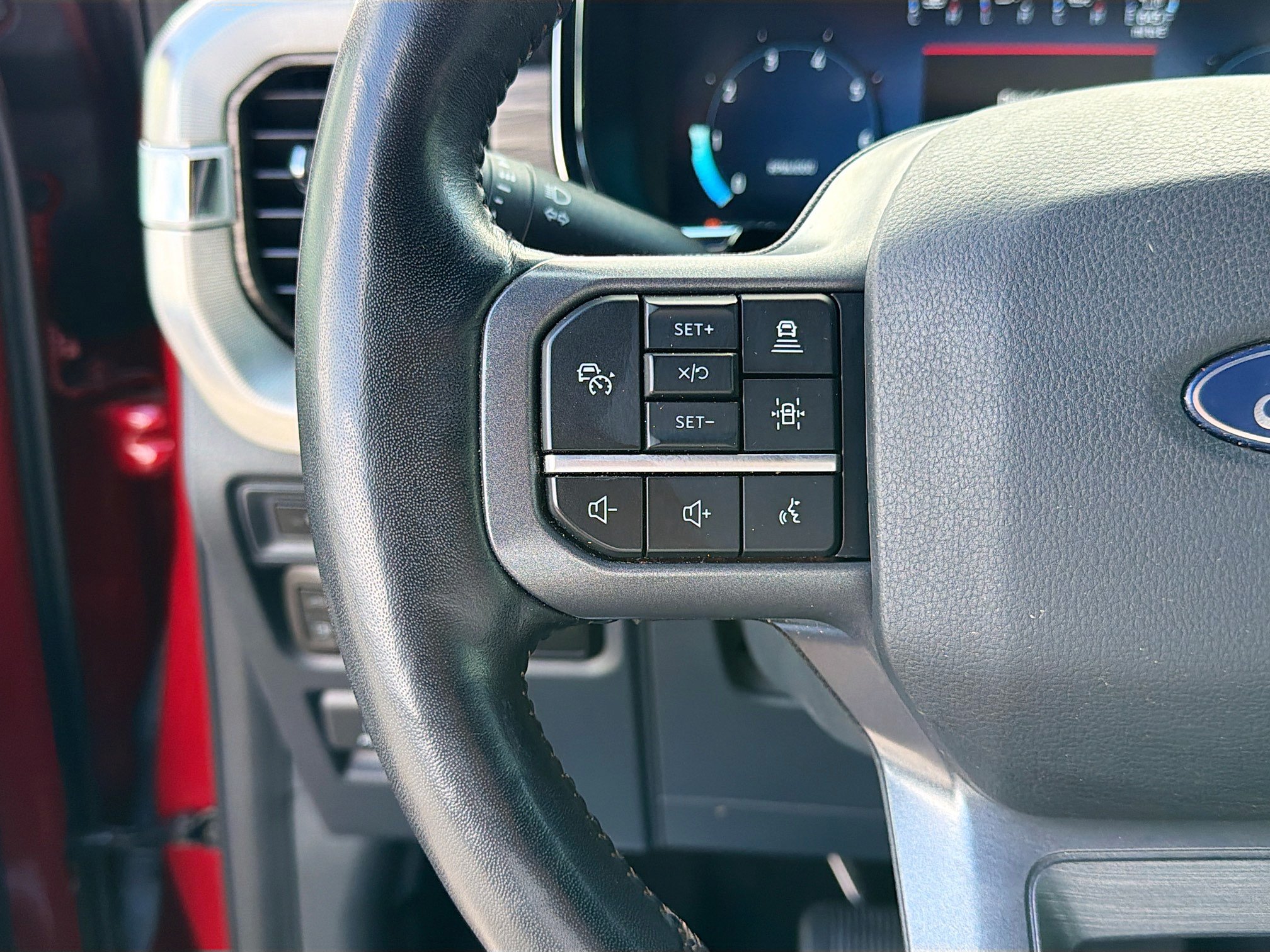 Used 2024 Ford F150 Lariat w/ Tow/Haul Package AWD/4WD image 32