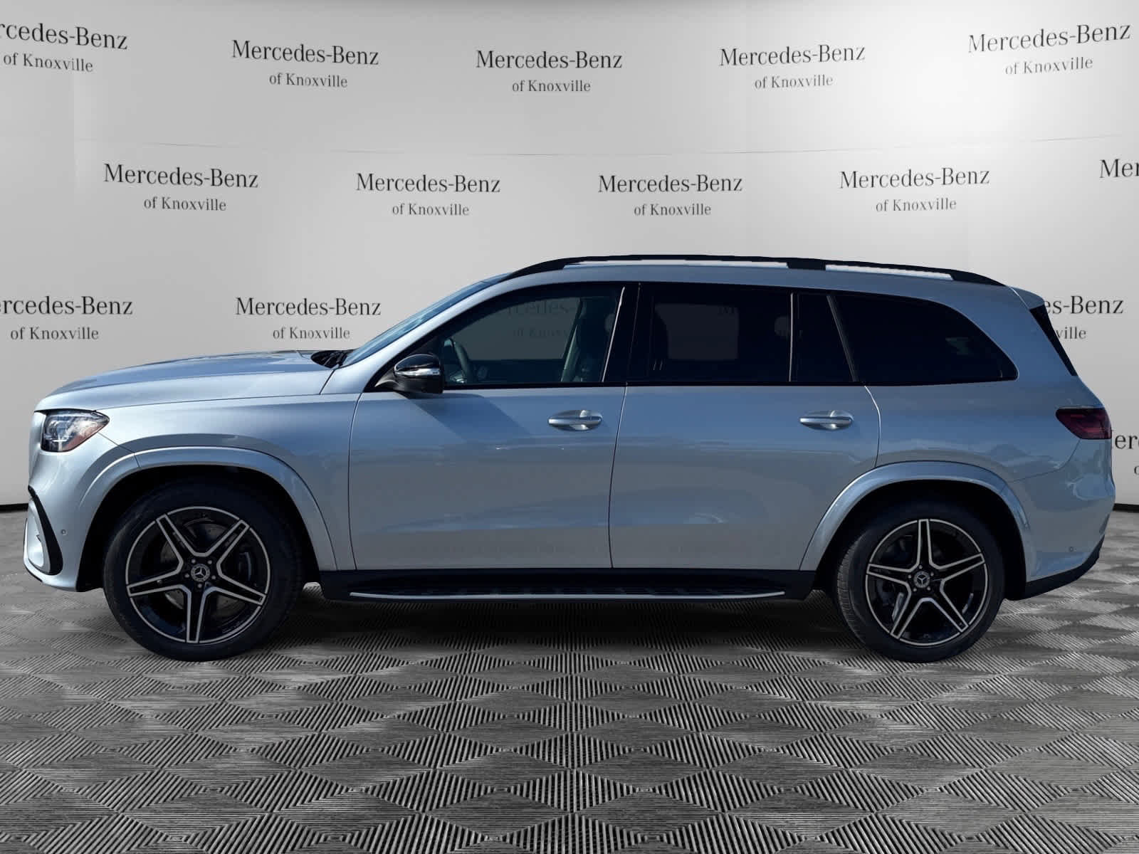 New 2026 Mercedes-Benz GLS 450 4MATIC image 2